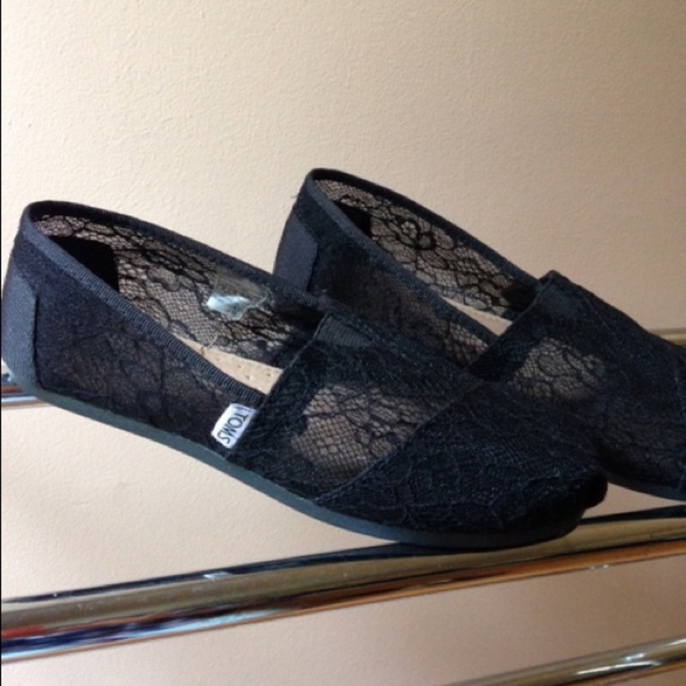 Black toms